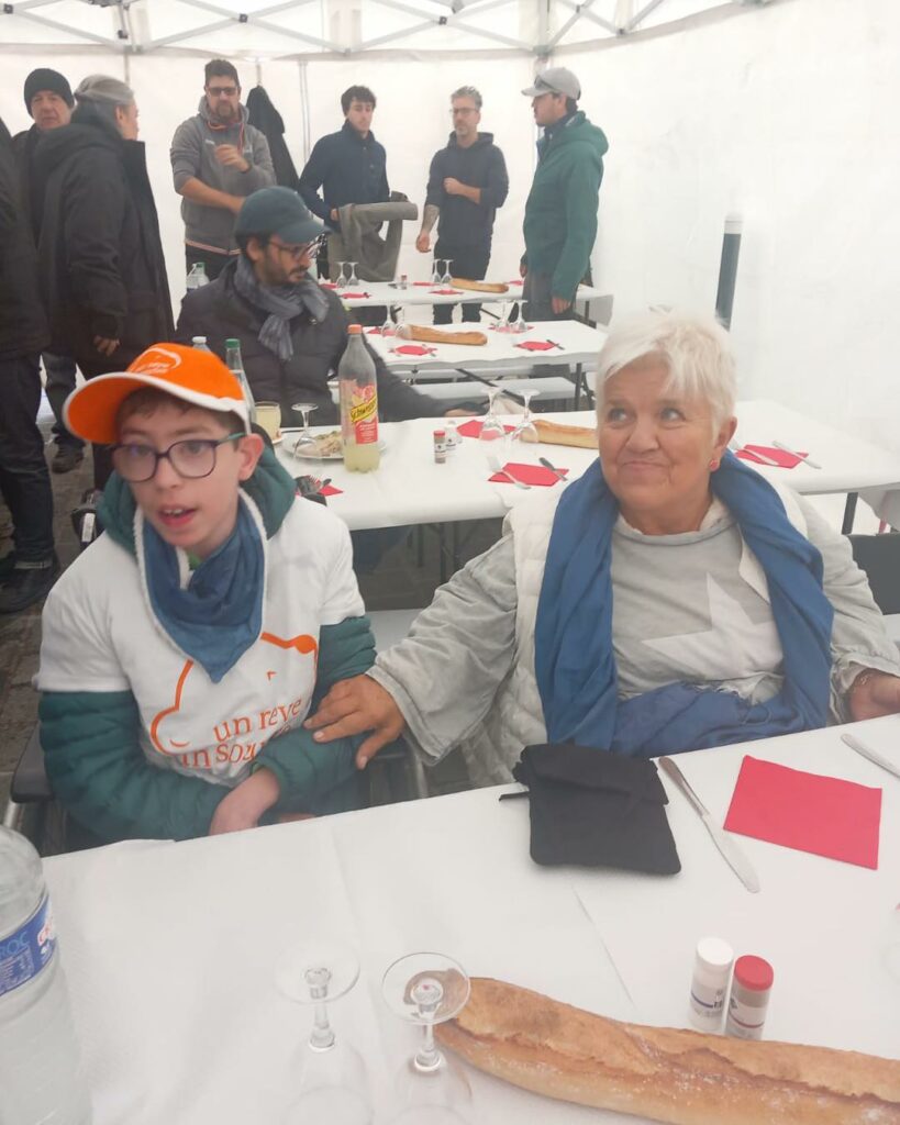 Sur le plateau de Joséphine, ange gardien : la journée magique de Lino